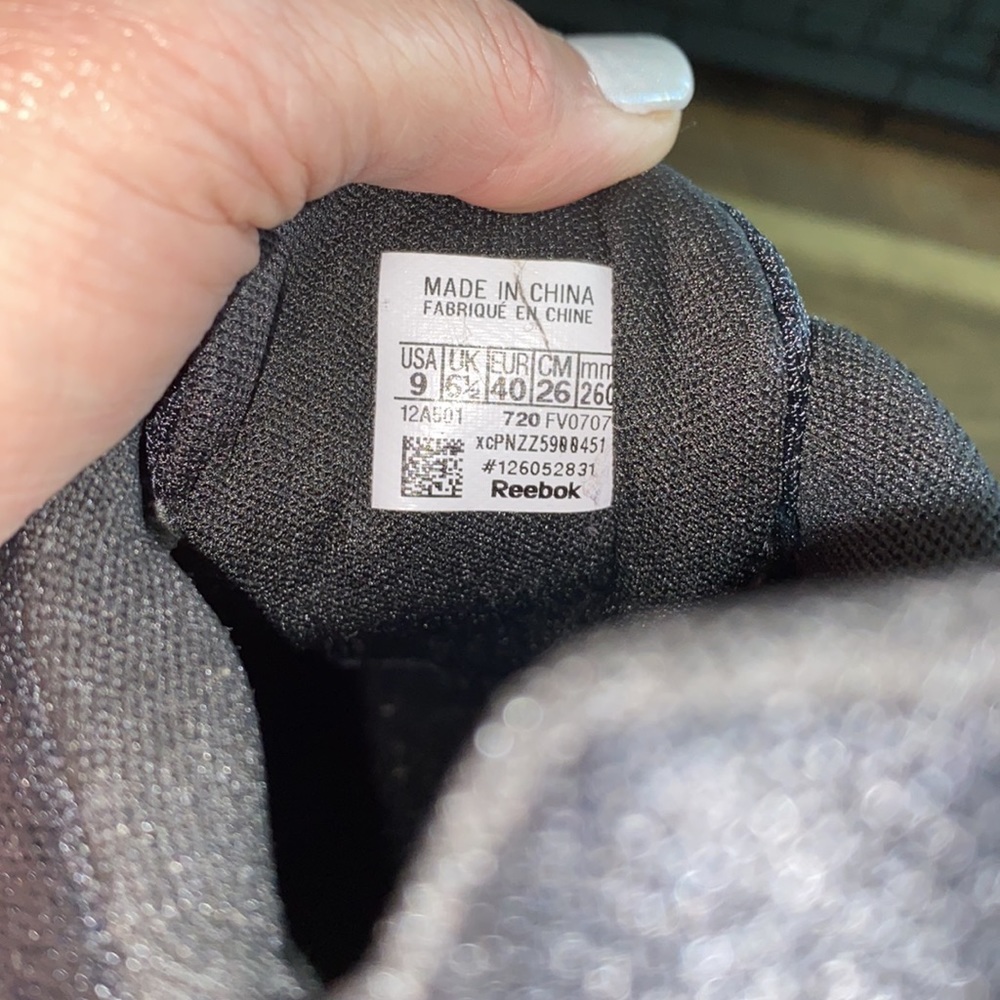 Like new Reebok sneakers - Picture 5 of 6